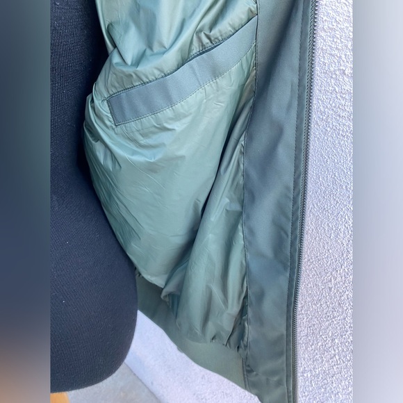 TAVASEN Outdoor Life Jacket, Size Large- Forest Green. With Pockets - Picture 8 of 9